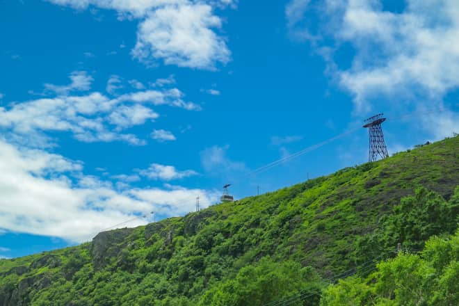 見た目が派手で難易度が高そうに見える山ですが