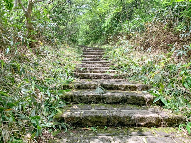 那須ロープウェイ山麓駅から那須岳登山者用駐車場