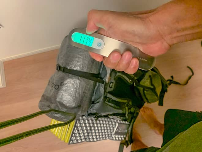 重量はザック込みで12キロ程度です