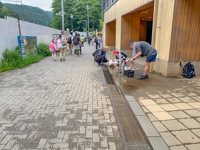 駅前には登山靴を洗うコーナーまであります