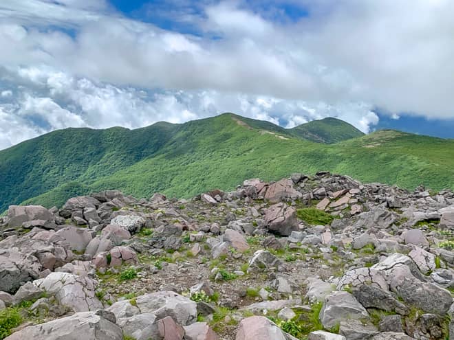 茶臼岳は朝日岳同様、360度パノラマビューのの山
