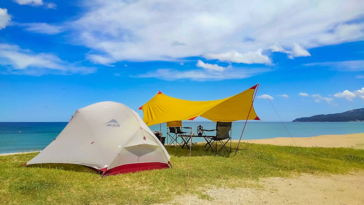 夏といえば海！青い海が美しい「葛野浜海水浴場」でのキャンプをレビューします！