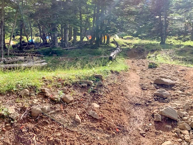 「赤岳鉱泉」がみえてきました。