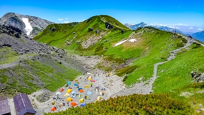 白馬岳山頂宿舎テント場