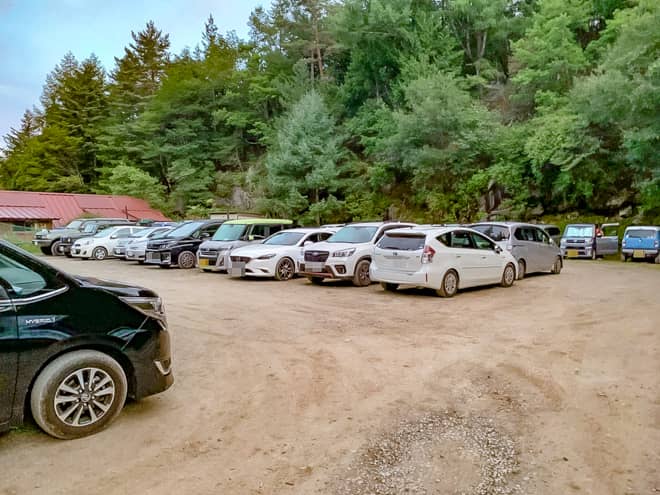 美濃戸登山口駐車場は
