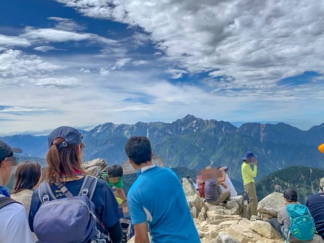 なんといっても、剣岳をバック