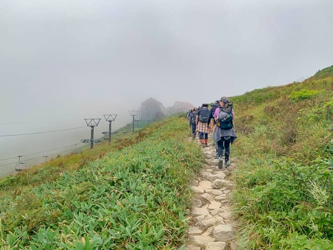 グラートクワッドリフトを横目に登り続けると