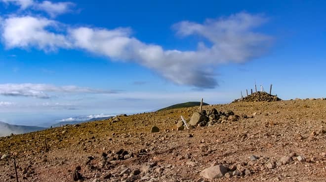 一切経山山頂からの景色