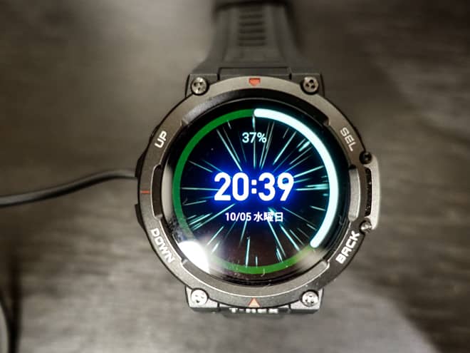 普段使いでも最大24日間バッテリーが持つ