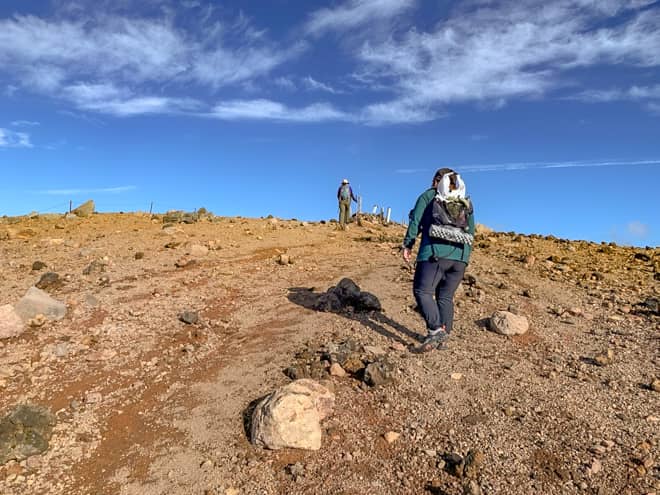 景色に魅了されながら歩き進むと