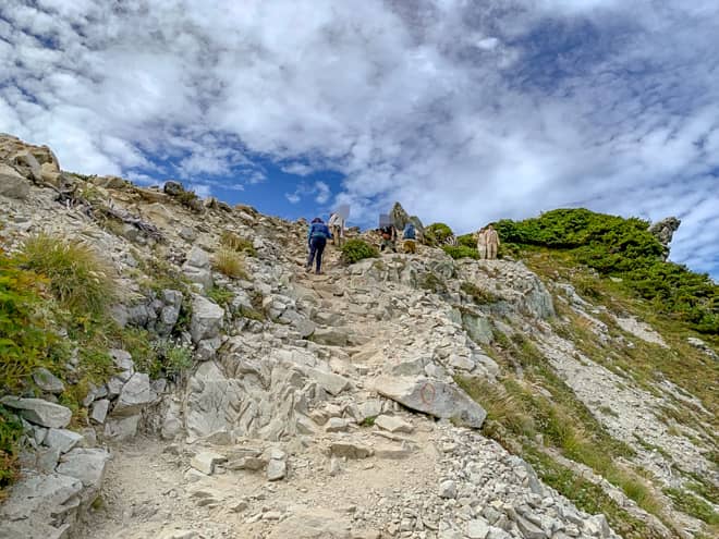 見た目からして大変そうな道のりに見えました