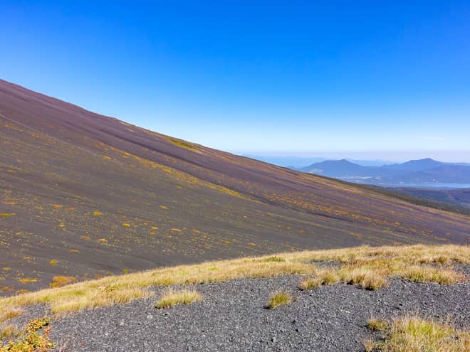 二ツ塚下塚よりも富士山が間近に見えるので