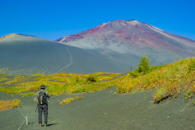 二ツ塚周辺は草木が殆ど育たない環境なので周りには何も遮るものが無く