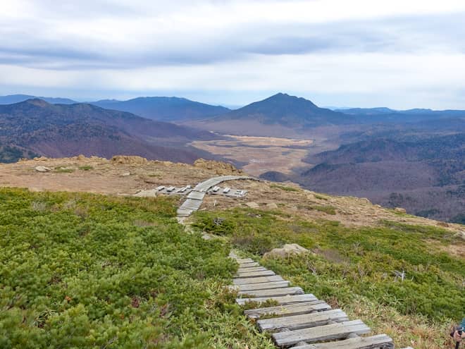 後ろを振り返ると、高天ヶ原越しに