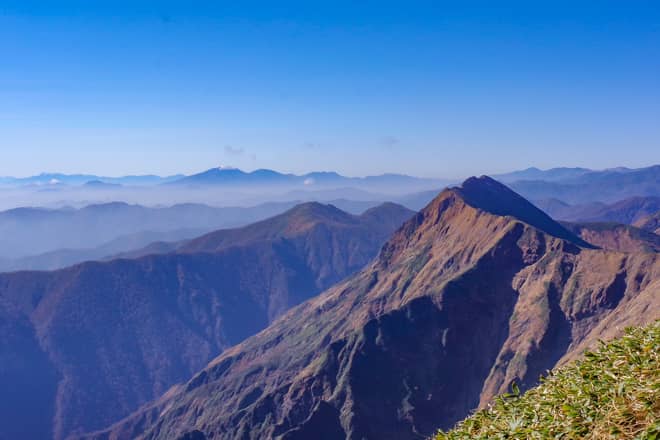 本来これらの山は谷川岳という名前ではな