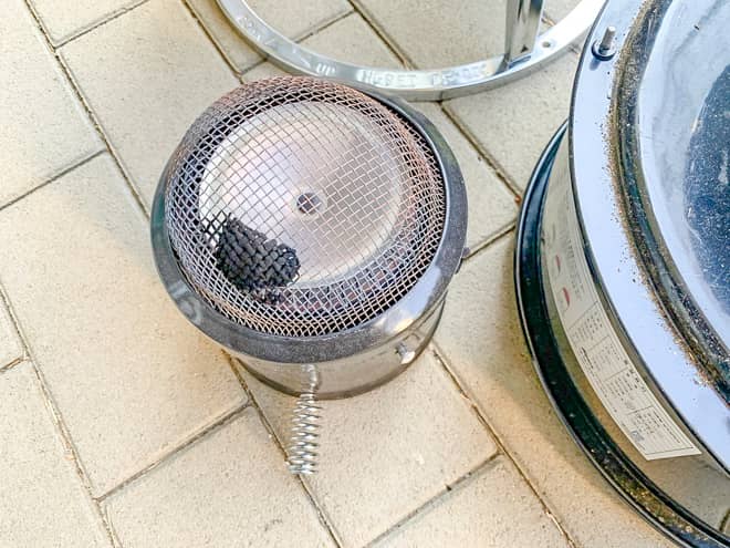 燃焼筒は上に乗っかっているだけなので