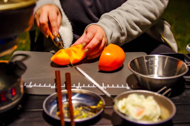 秋の味覚狩りを楽しむ