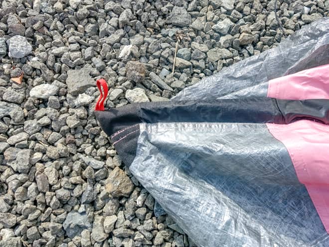 スリーブの反対側は袋とじ状態になっています