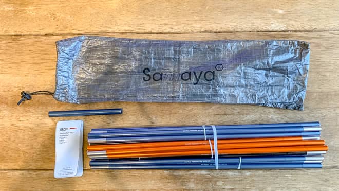 ポールはダイニーマ製の別の袋に3本