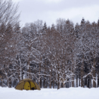 豪雪の冬キャンプが体験できる上級者向け「十和田湖冬キャンプ」の利用受け入れが開始