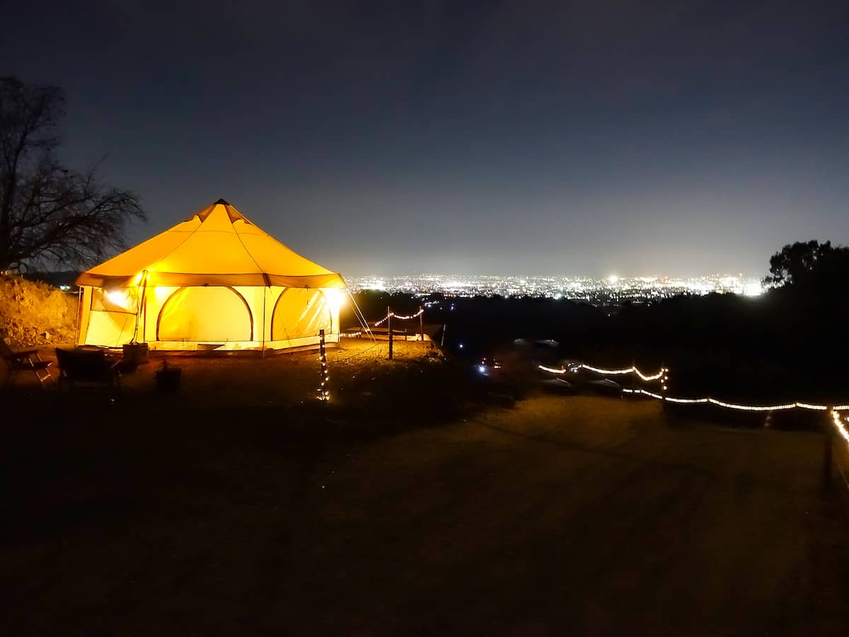 隠れ家的キャンプ場「Cloud-9」は夜景を一望できる誰にも教えたくないキャンプ場です