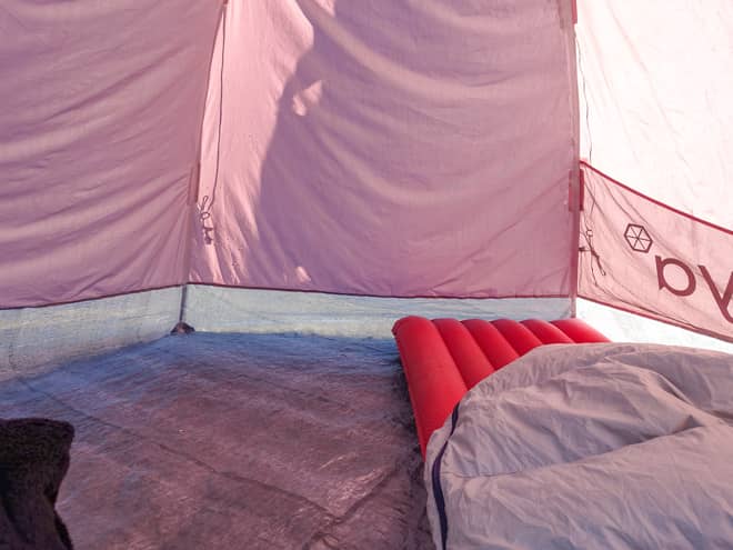 快適空間を保ちつつ、耐風性のある超軽量テントを実現