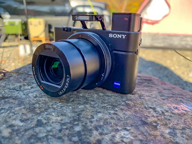 「RX100M3」が、一眼レフに匹敵するほどの高性能のコンデジ