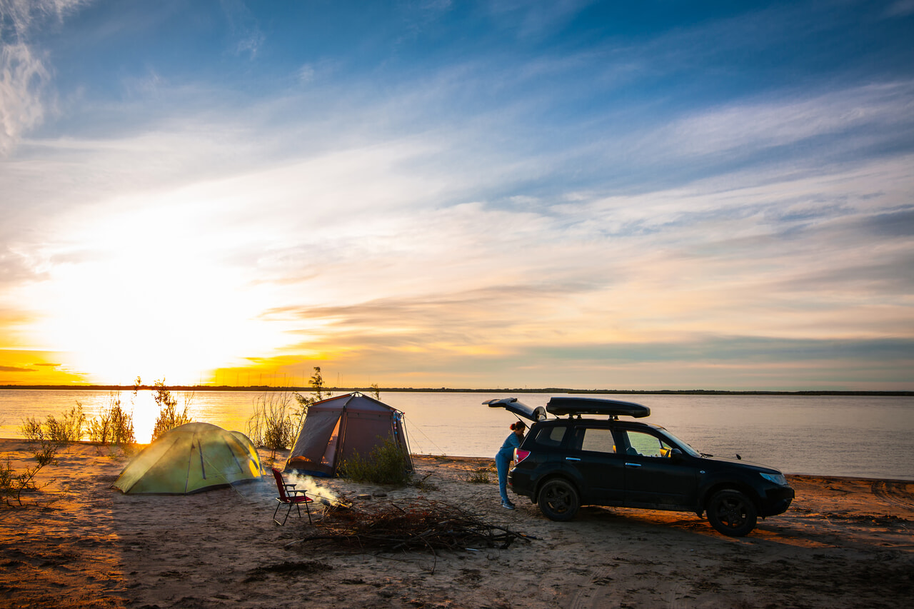 ビーチでのキャンプイメージ