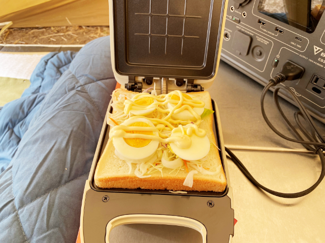 ホットサンドメーカーでホットサンド作り