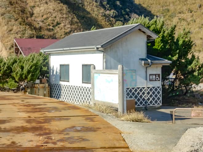 吉田に唯一あるのは公衆トイレだけ