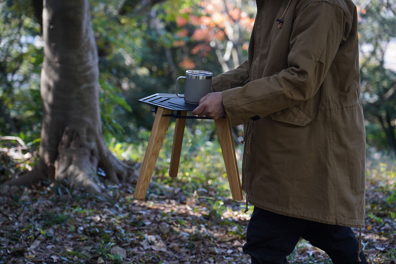 持ち上げても脚が取れない