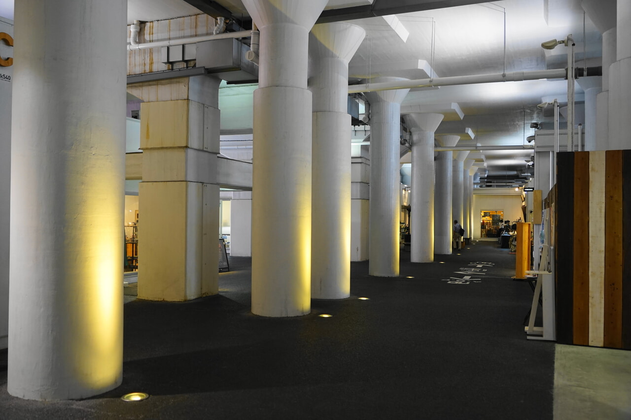 秋葉原の高架下