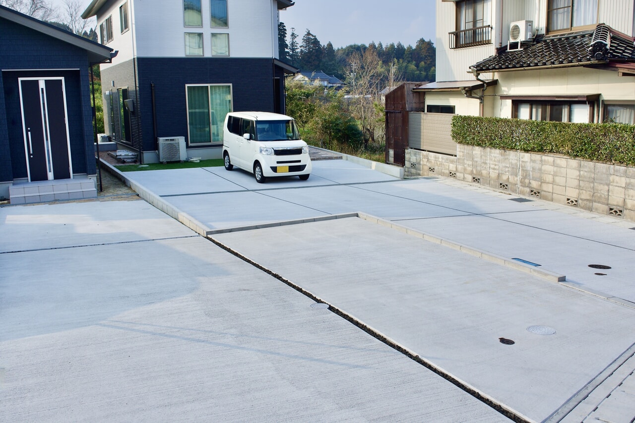 自宅前のコンクリートスペース