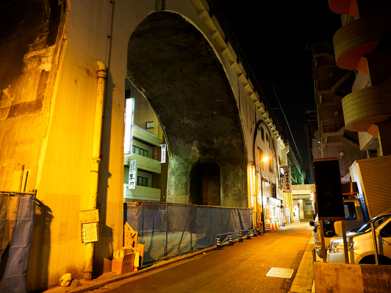 高架下の夜景