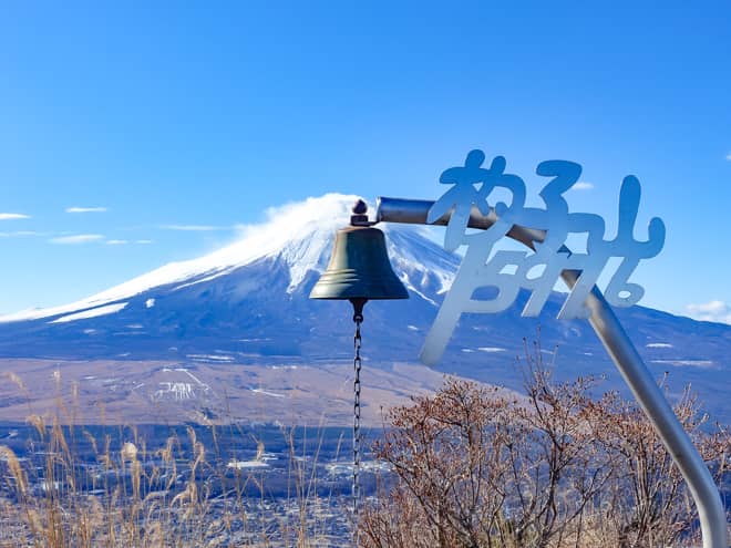 兎に角映える！天空の鐘越しの富士山ビュー「杓子山」