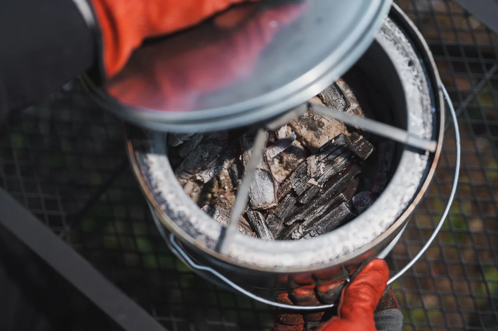 使用後は火消し壺として