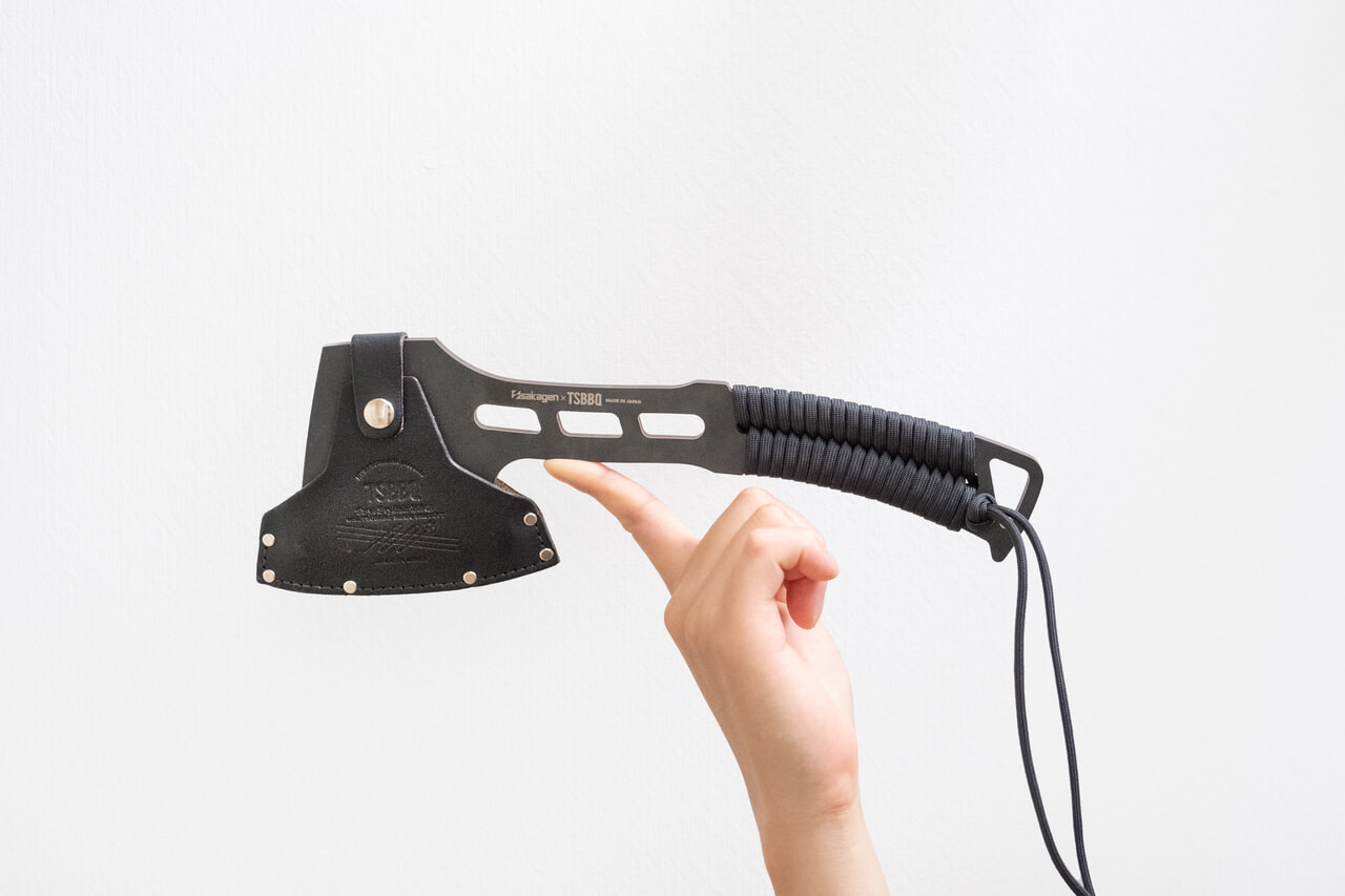 薄くて軽いスケルトンアックス