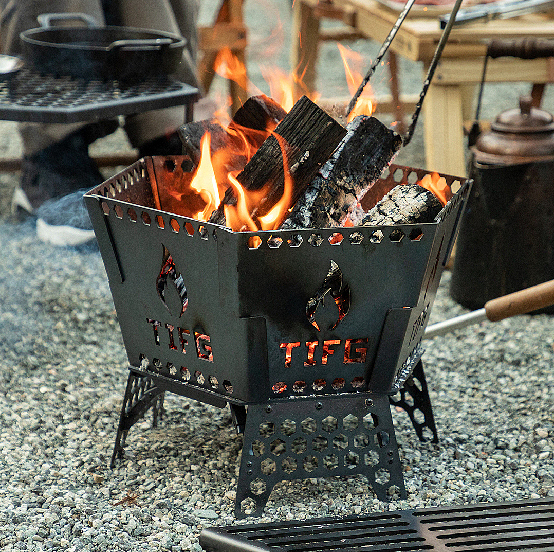 THE IRON FIELD GEAR × CAMP TOOLS ハニカムファイヤーベース