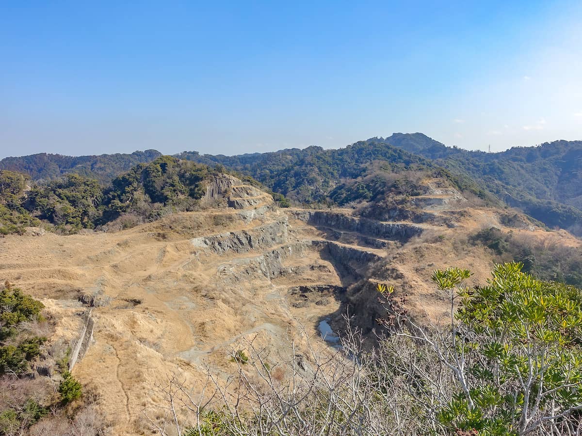 房総グランドキャニオン「小鋸山」は危険がいっぱい！低山なのに危険といわれる理由を解説 – キャンプクエスト