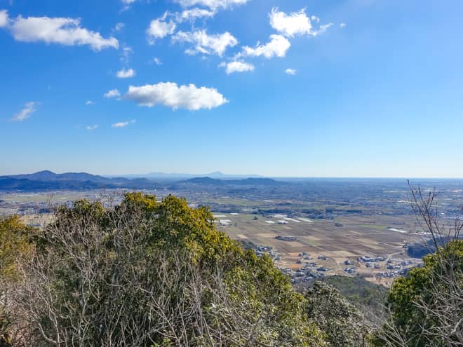 東側に目を向けると筑波山