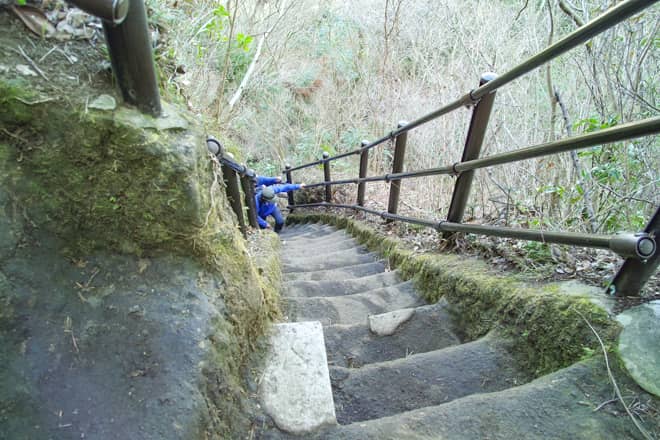 階段は段々と段差が激しくなり