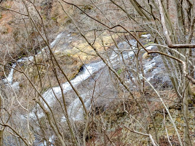 霧降隠れ三滝の一つ。玉簾滝