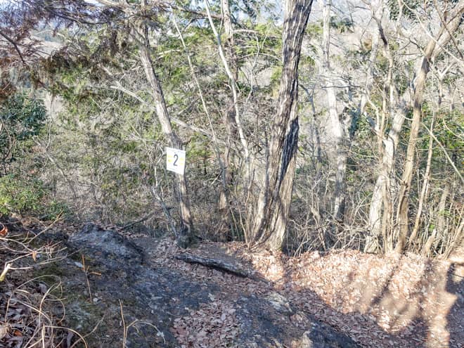 2番の看板の先は