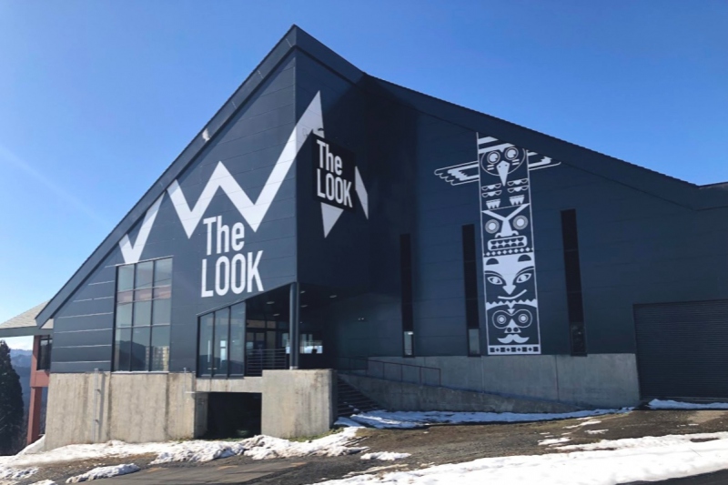 Alpen OutdoorsしろとりフィールドのTHE LOOK
