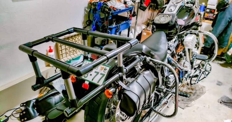 イレクターパイプで自作キャリアの作り方【HARLEY FLSTC編】