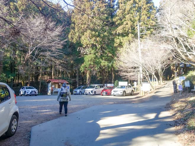 阿夫利神社にも駐車場があります