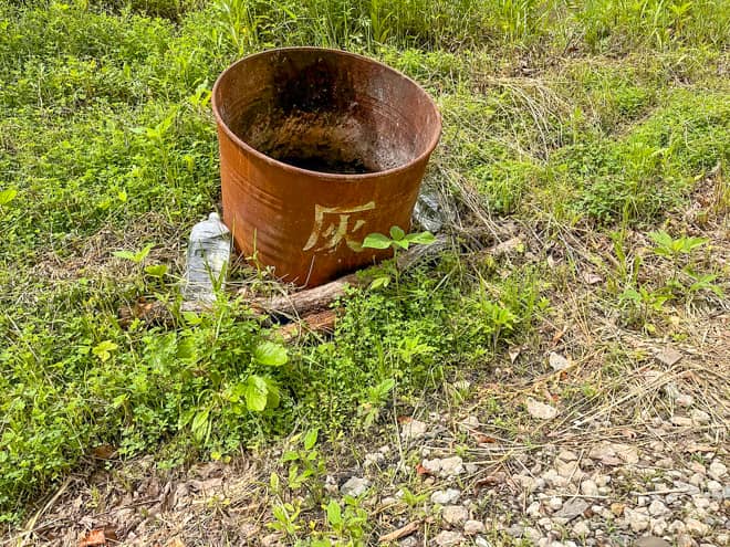 ゴミ捨て場・灰捨て場