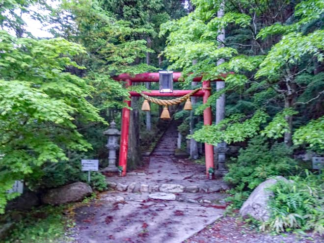 太鼓橋を渡ると