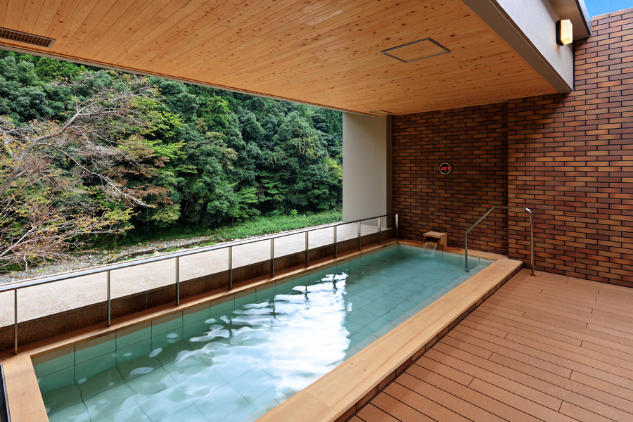 湯来ロッジ自慢の露天風呂