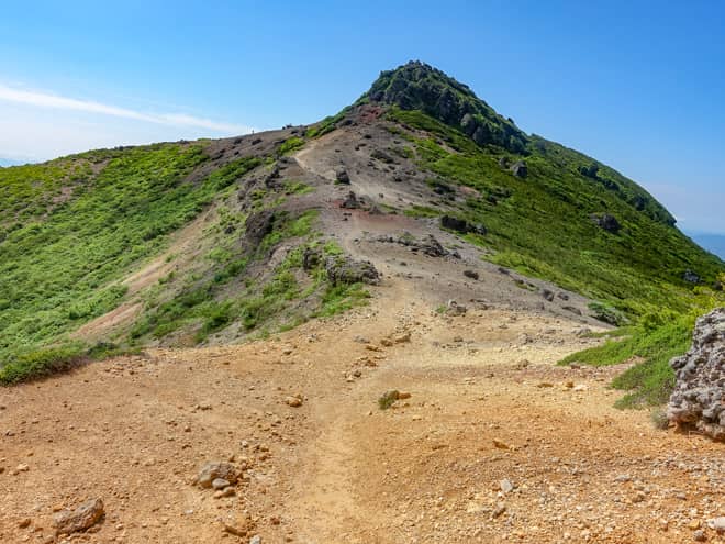 目の前に安達太良山の乳首が見えてきました